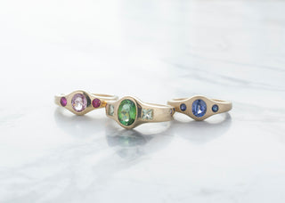 No.01 'Archive' 1.06ct Blue Sapphire Signet Bombe Ring - Anne Sportun Fine Jewellery