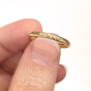 Scattered Diamond Gold Band